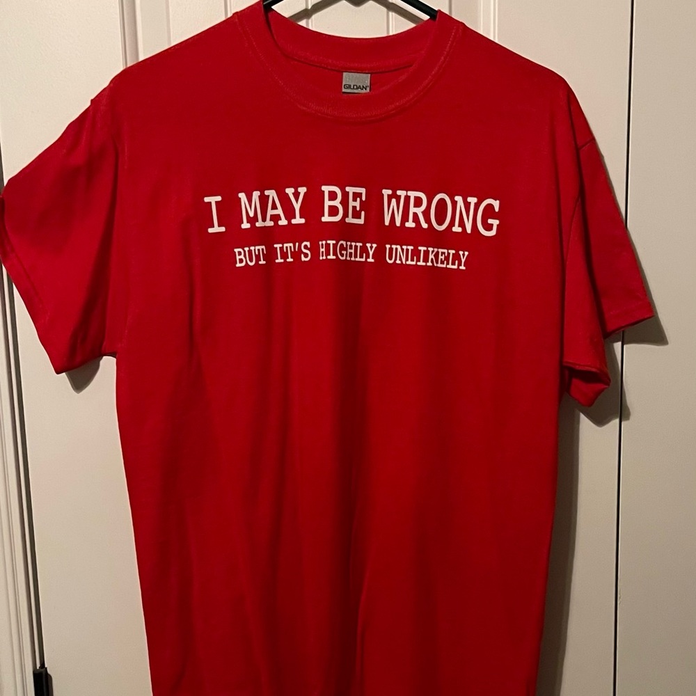 NWOT-WOMENS-Graphic T-Shirt Size-MEDIUM